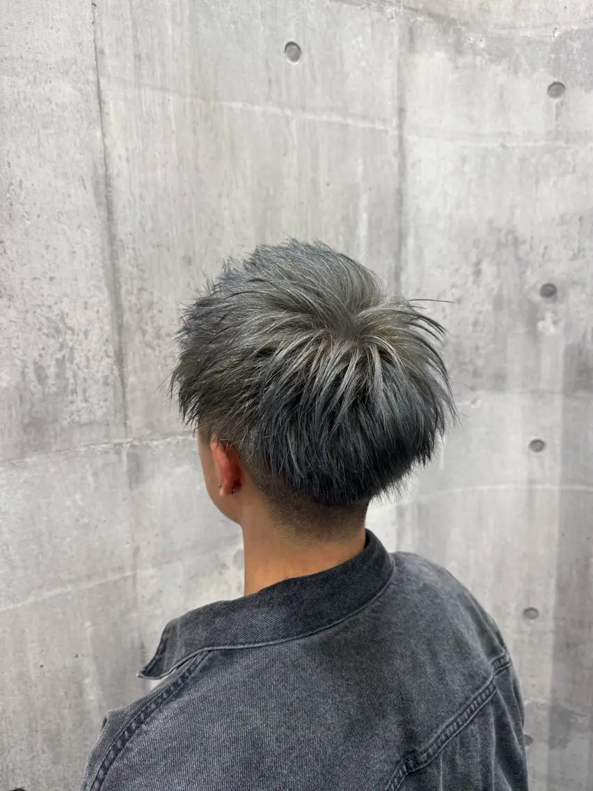 ショート メンズ ヘアカラー EARTH 山﨑龍馬のヘアスタイル