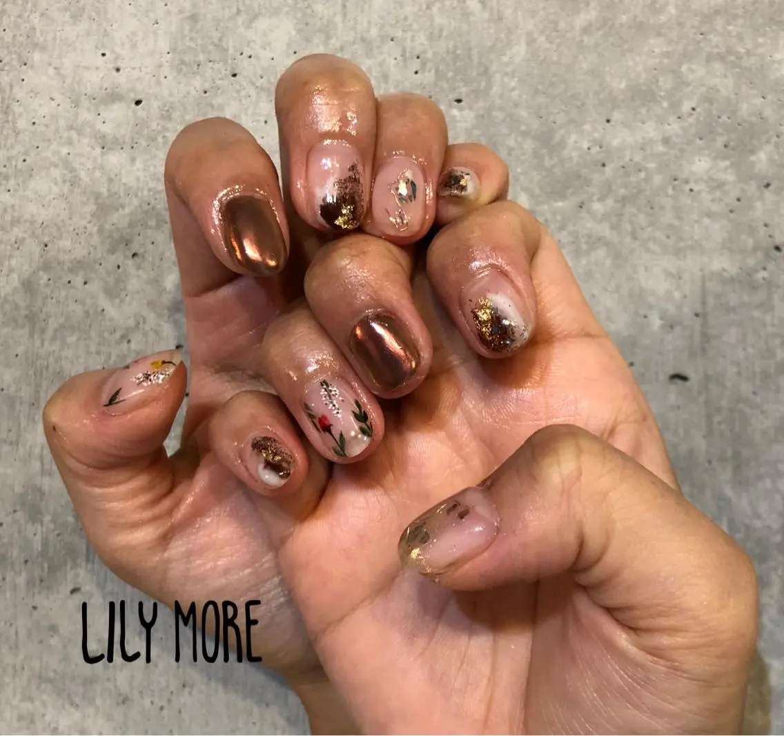 ネイル ブラウン ミラーネイル Lily closetのネイルデザイン
