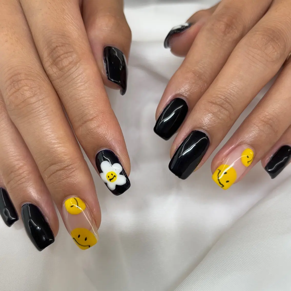 ネイル YURIN 𓈒ㅤׂ 𝜗𝜚のネイルデザイン