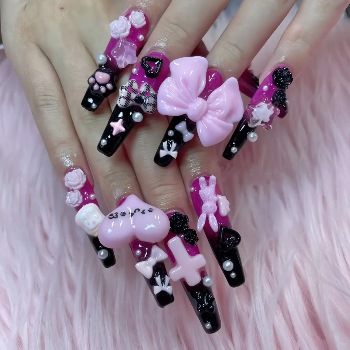 ネイル チークネイル フレンチネイル ガラスフレンチ グラデーション キラキラネイル ハンドネイル Rin Nail 新大久保店のネイルデザイン