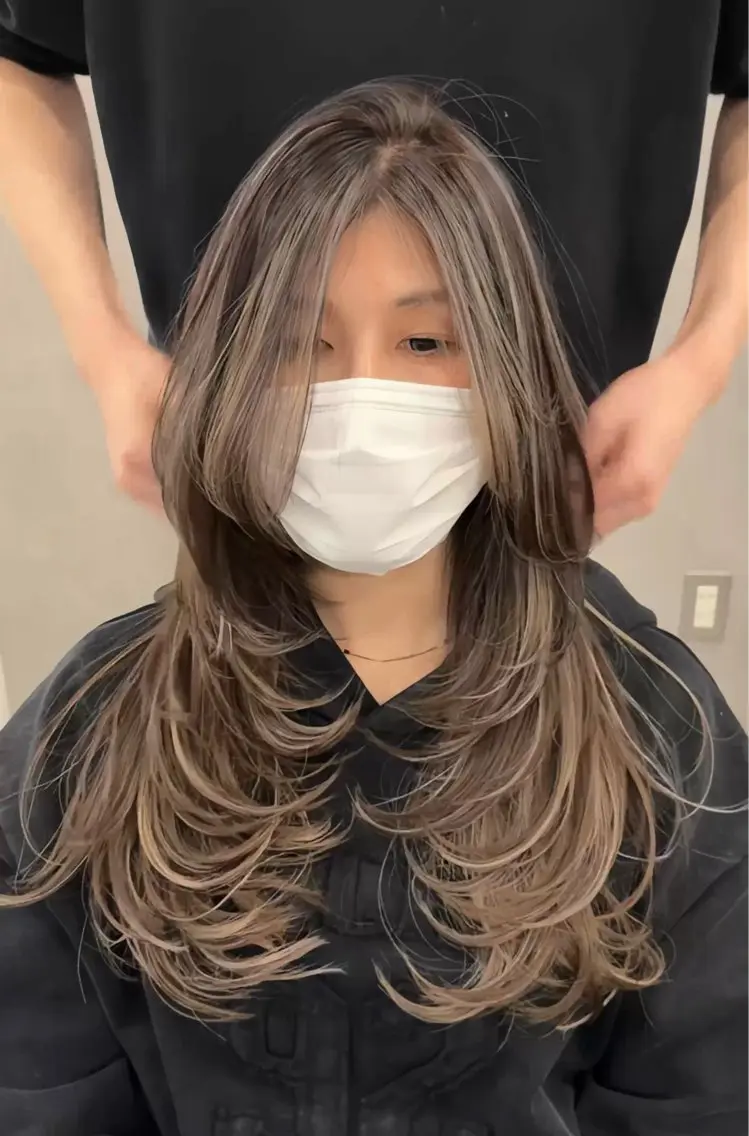ロング 草島 友樹のヘアスタイル