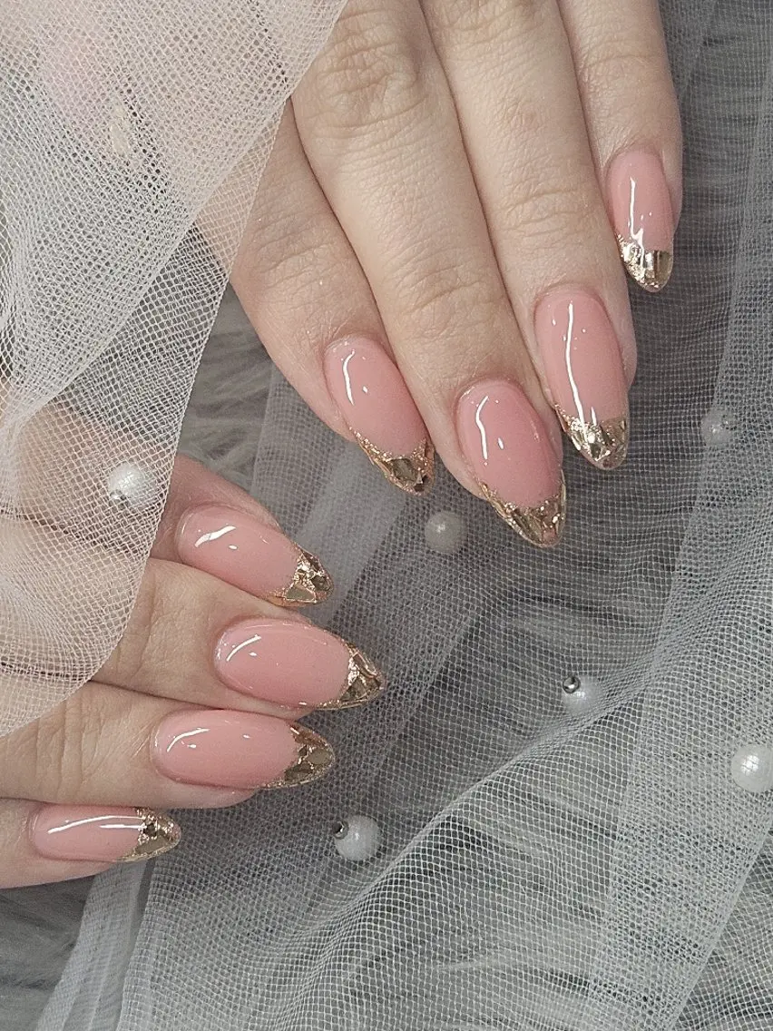 ネイル フレンチネイル ガラスフレンチ キラキラネイル ラメ(グリッター) ハンドネイル nail salon calm+　のネイルデザイン