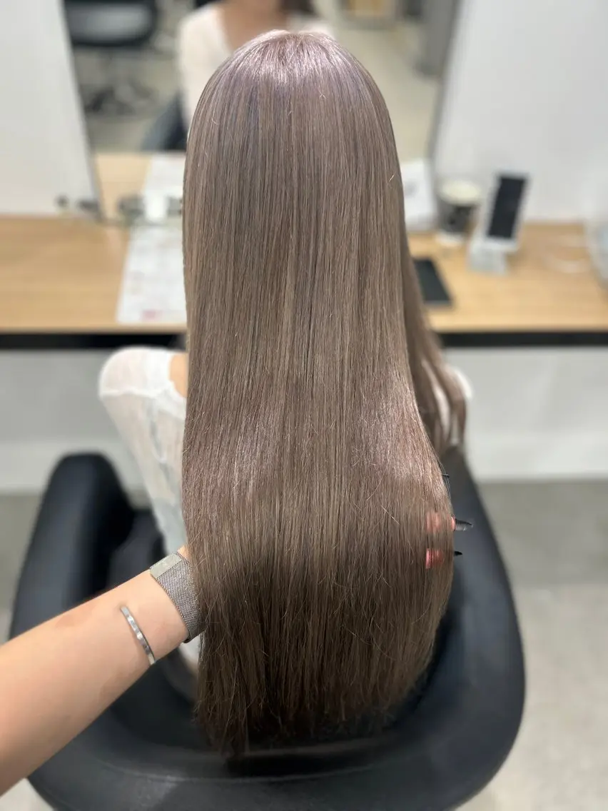 ロング カラー ヘアカラー トリートメント ヘッドスパ ヘアセット YUKA🤍ベージュ /ミルクティーのヘアスタイル