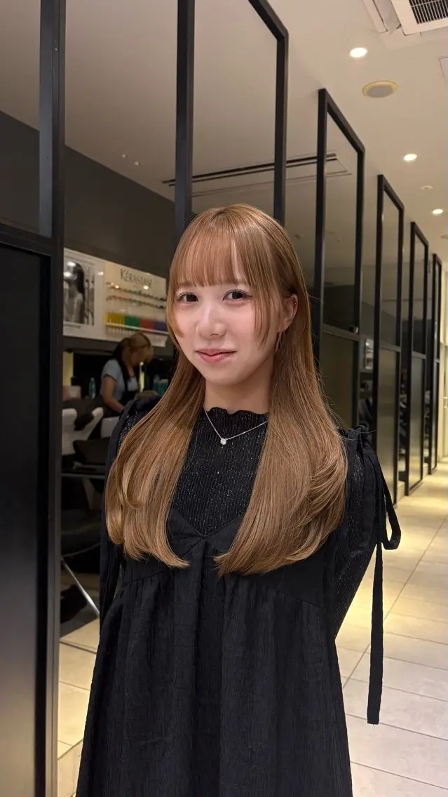 ロング フカミ マナカのヘアスタイル