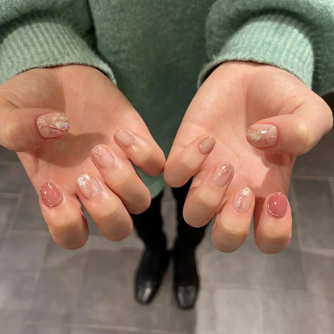 ネイル ニュアンスネイル 鈴木 里奈のネイルデザイン