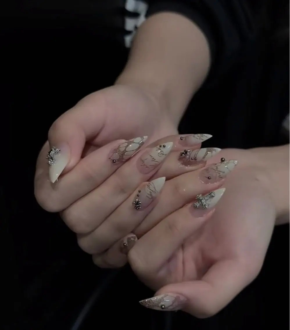 ネイル ハンドネイル WO MIAO💎のネイルデザイン