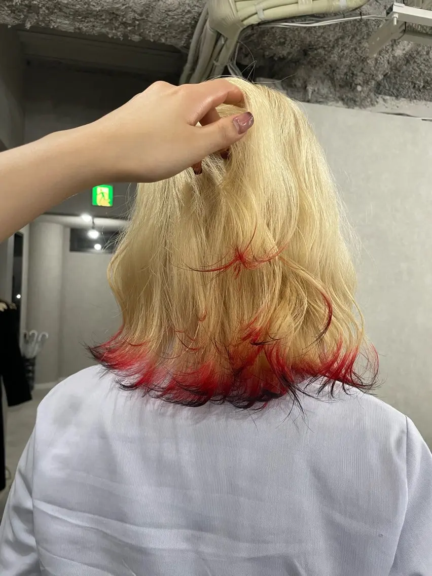 【人気NO4】ホワイトブリーチ+ハイトーンカラー+トリートメント/¥16500の写真