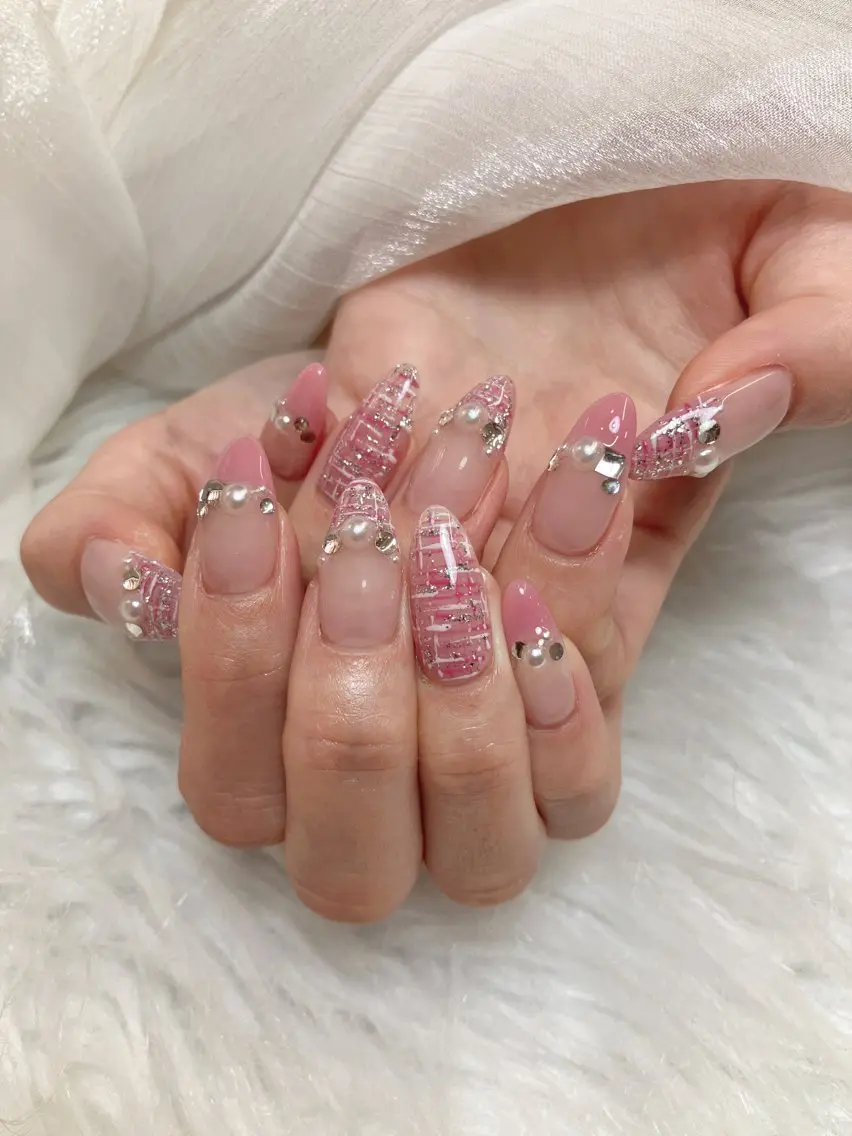 ネイル ハンドネイル Blowe ニュアンスのネイルデザイン