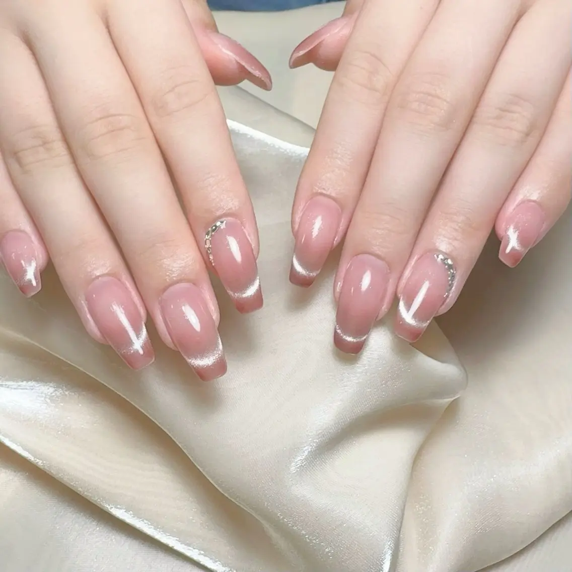 メンズ ネイル メンズ韓国風 アートネイル オーロラネイル ガーリー キラキラネイル ハンドネイル Nail salon 木にいるのネイルデザイン