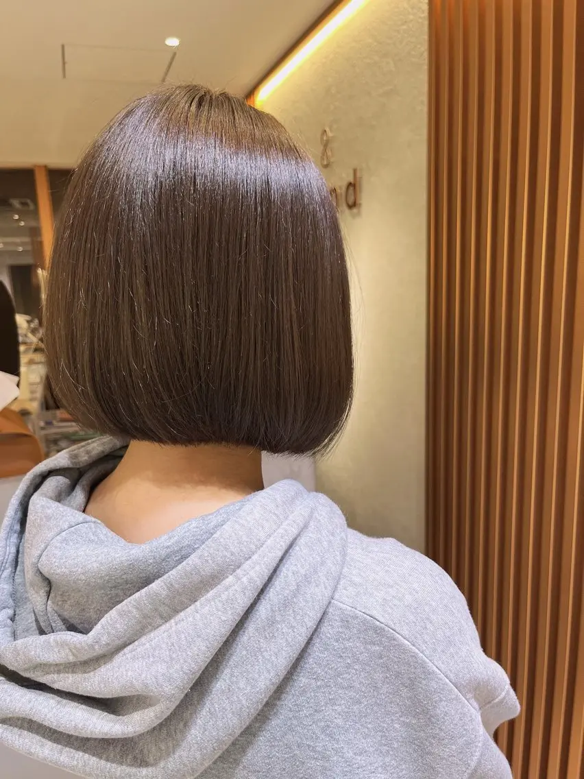 ショート じょー／ボブ カット/白髪ぼかしのヘアスタイル