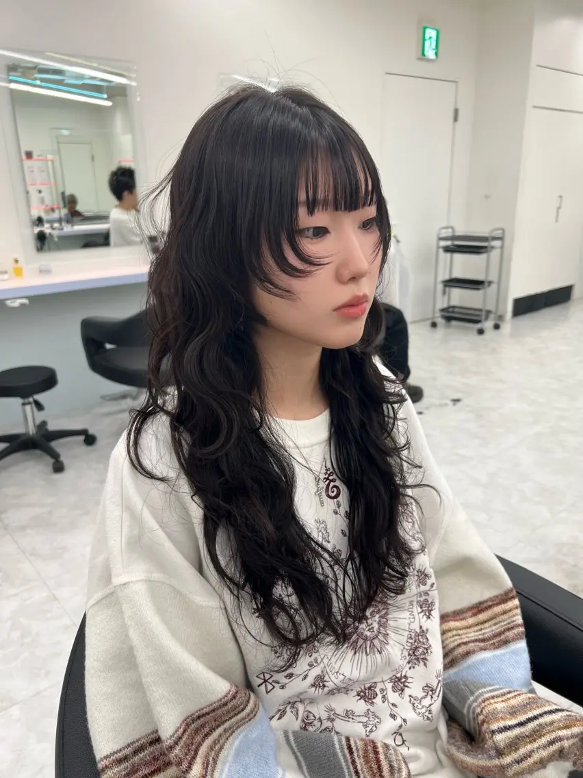 セミロング KANAMI 🌏のヘアスタイル