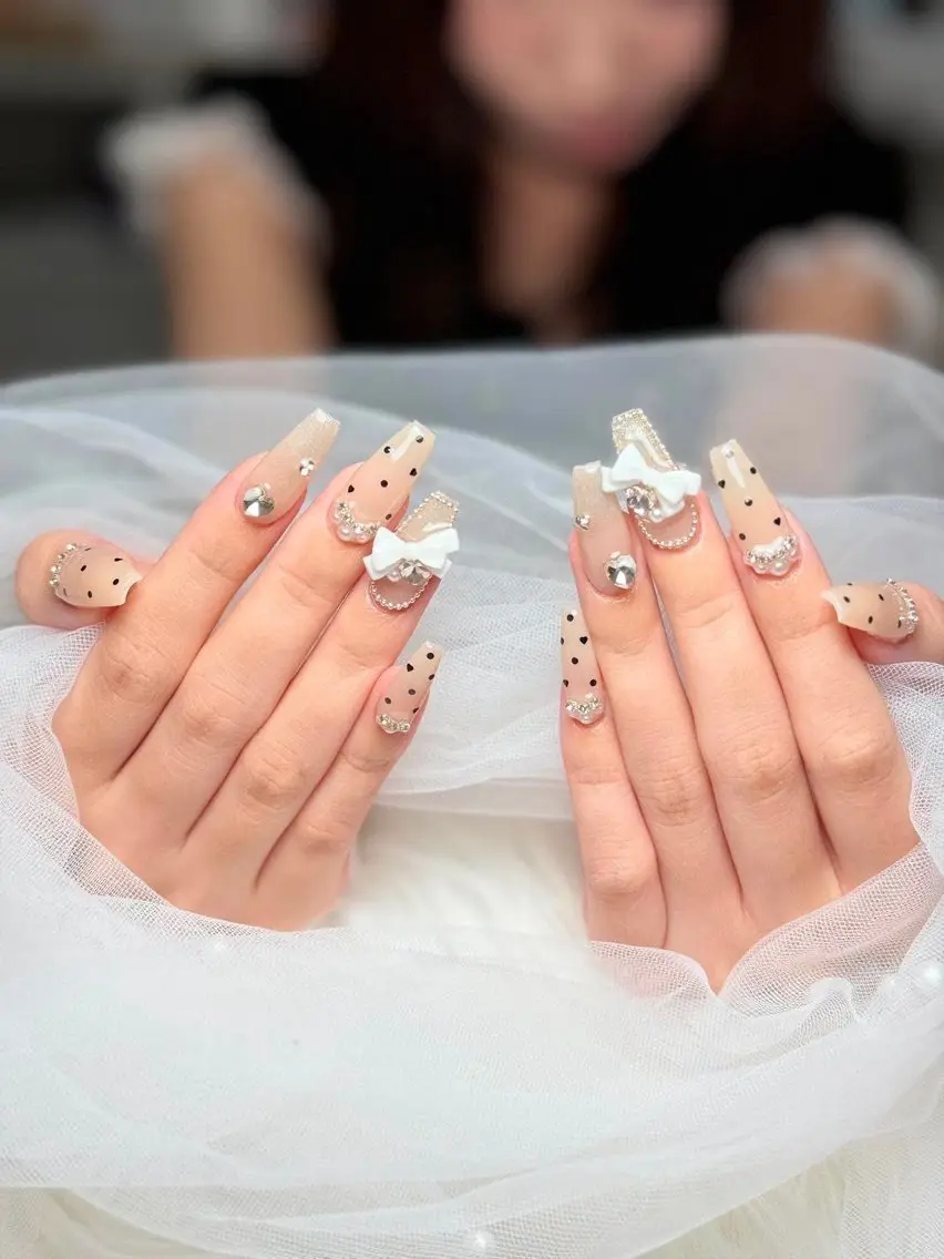 ネイル アートネイル 長さ出し ジェルネイル 韓国ネイル マグネットネイル ハンドネイル Cloudy Chan Nailのネイルデザイン