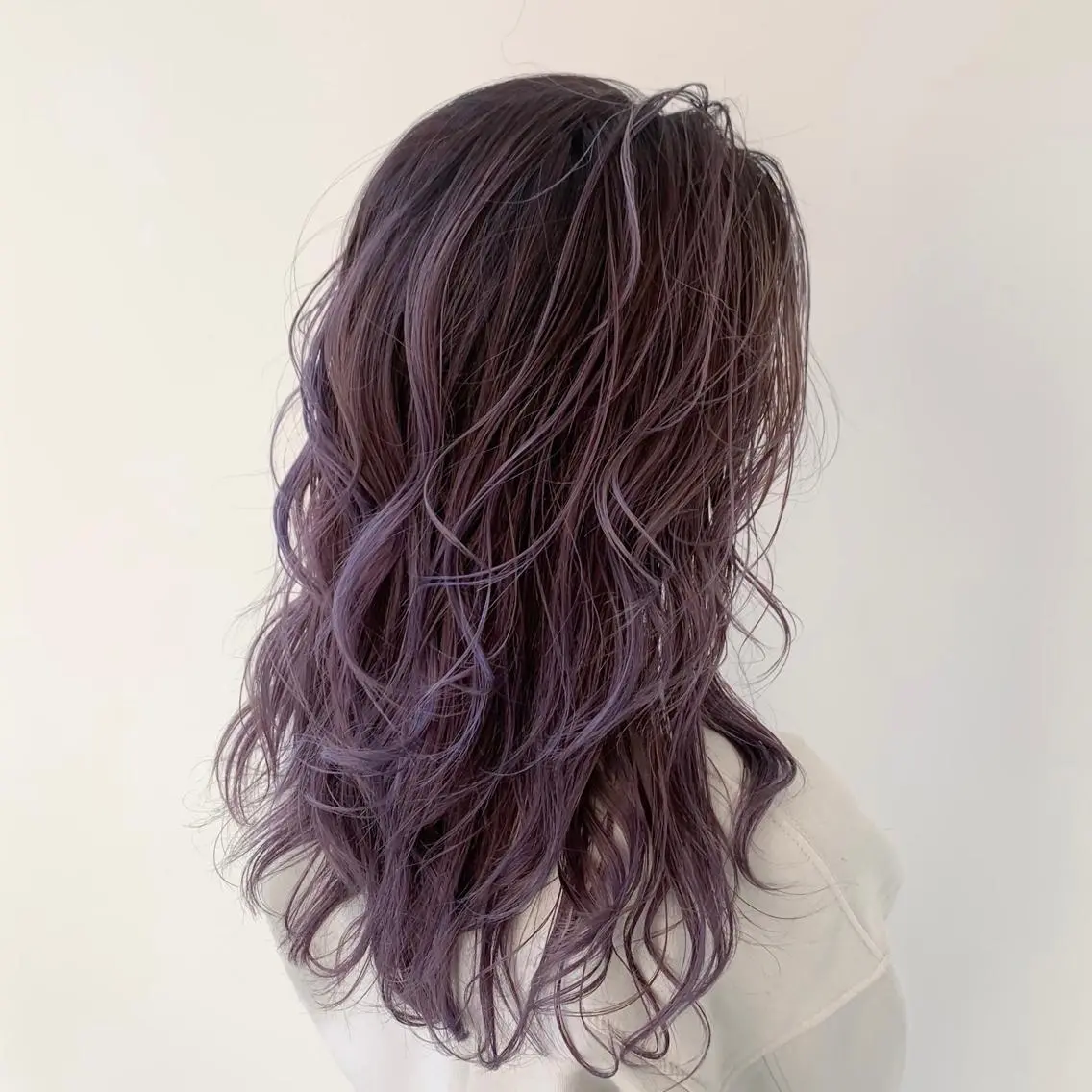 ロング カラー バレイヤージュ ラベンダーカラー レイヤーカット ヘアカラー なんば髪質改善カラー Ardoreのヘアスタイル