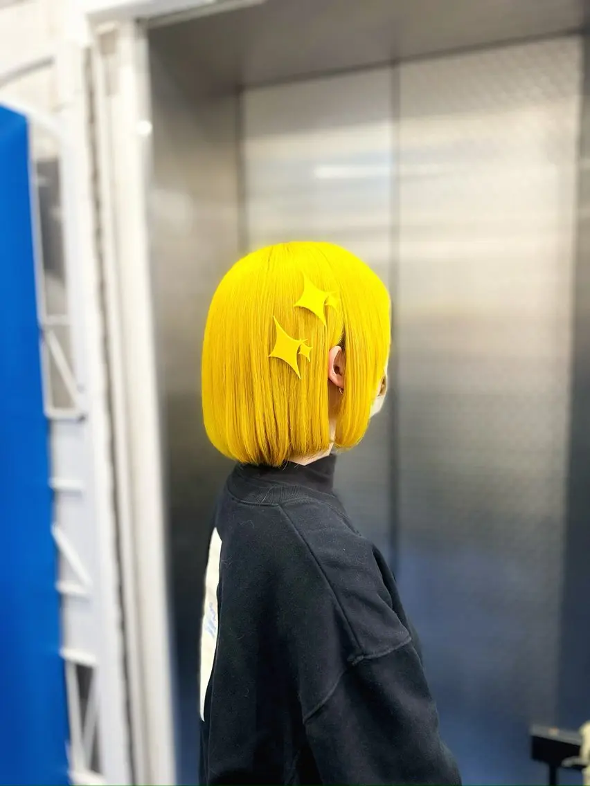 【原色限定】全体ブリーチ+ビビッドカラーの写真