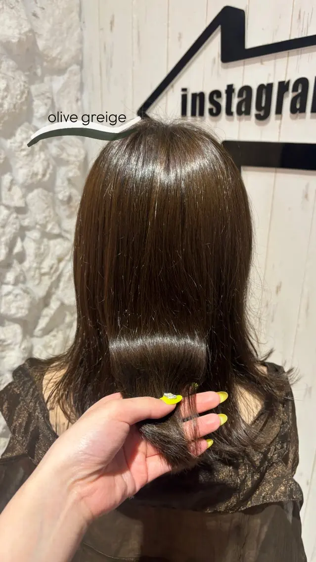ミディアム カラー グレージュ オリーブグレージュ オリーブグレー ヘアカラー Agu.hair / ミナミのヘアスタイル