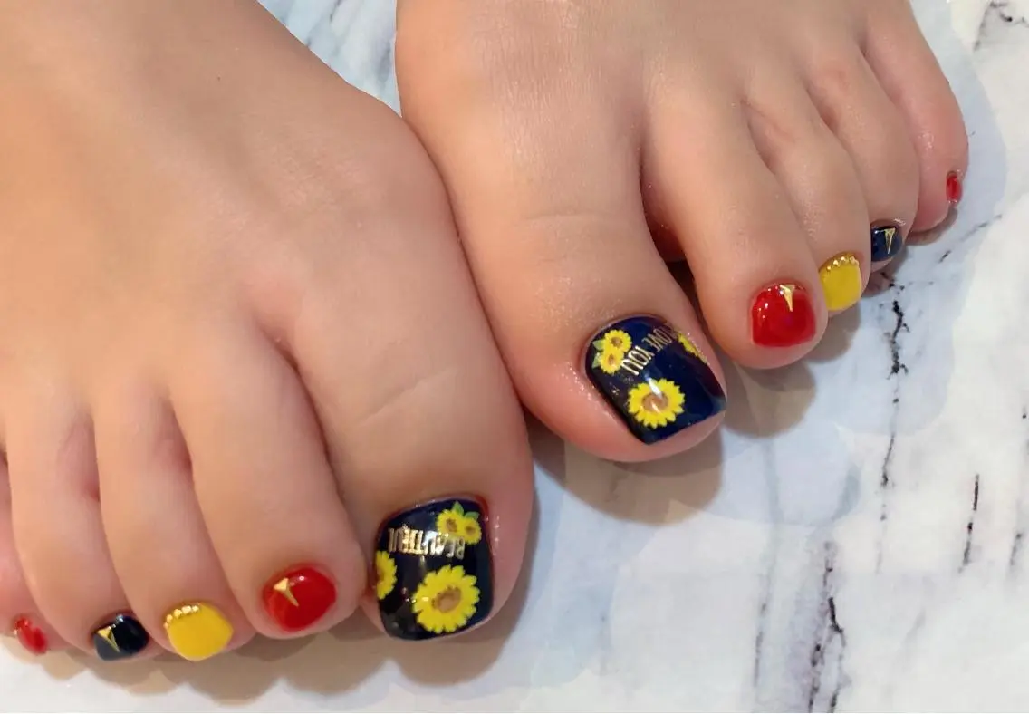 ネイル フットネイル Lino+ ネイル&よもぎ蒸しのネイルデザイン