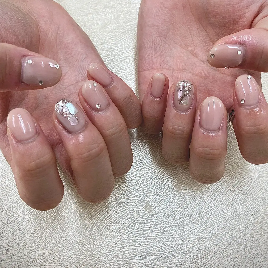ネイル キラキラネイル ニュアンスネイル ワンカラーネイル ハンドネイル Mary nail .narumiのネイルデザイン