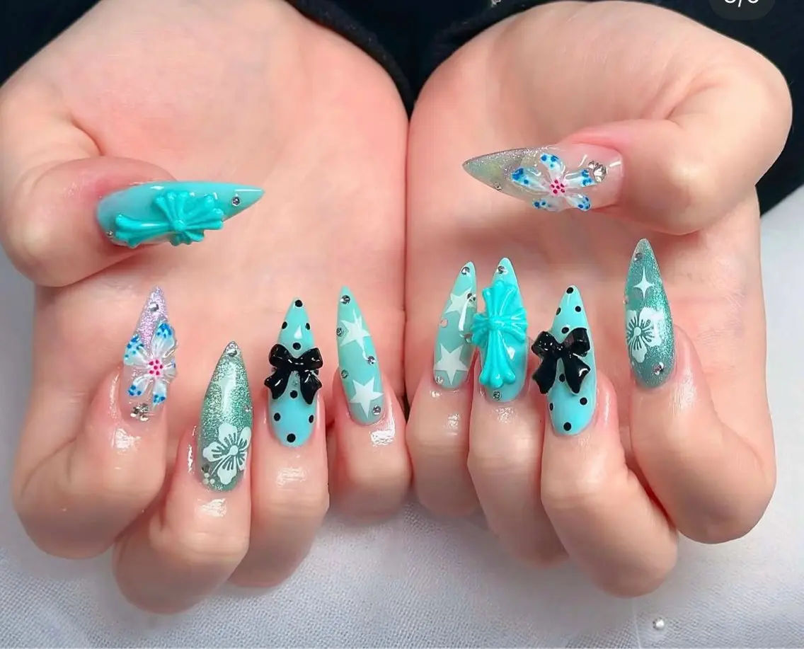 ネイル アートネイル ボルドー フレンチネイル ジェルネイル 氷ネイル・うるうるネイル ハンドネイル Julie NailSalonのネイルデザイン