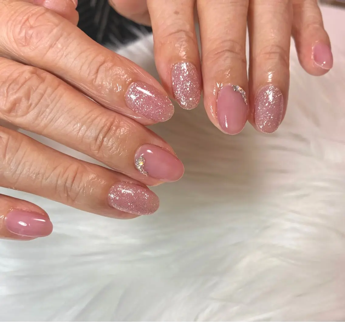 ネイル アートネイル ストーンネイル ハンドネイル 伊藤 菜緒のネイルデザイン