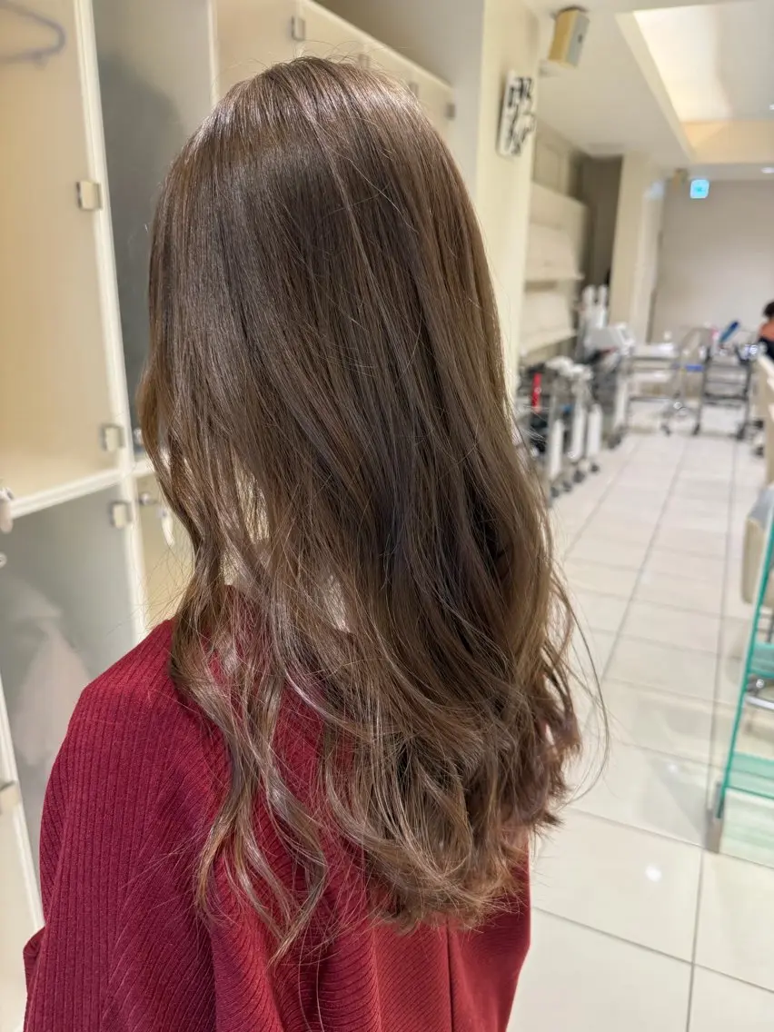 ロング カラー ブリーチ透明カラー/ レイヤーカット海希のヘアスタイル