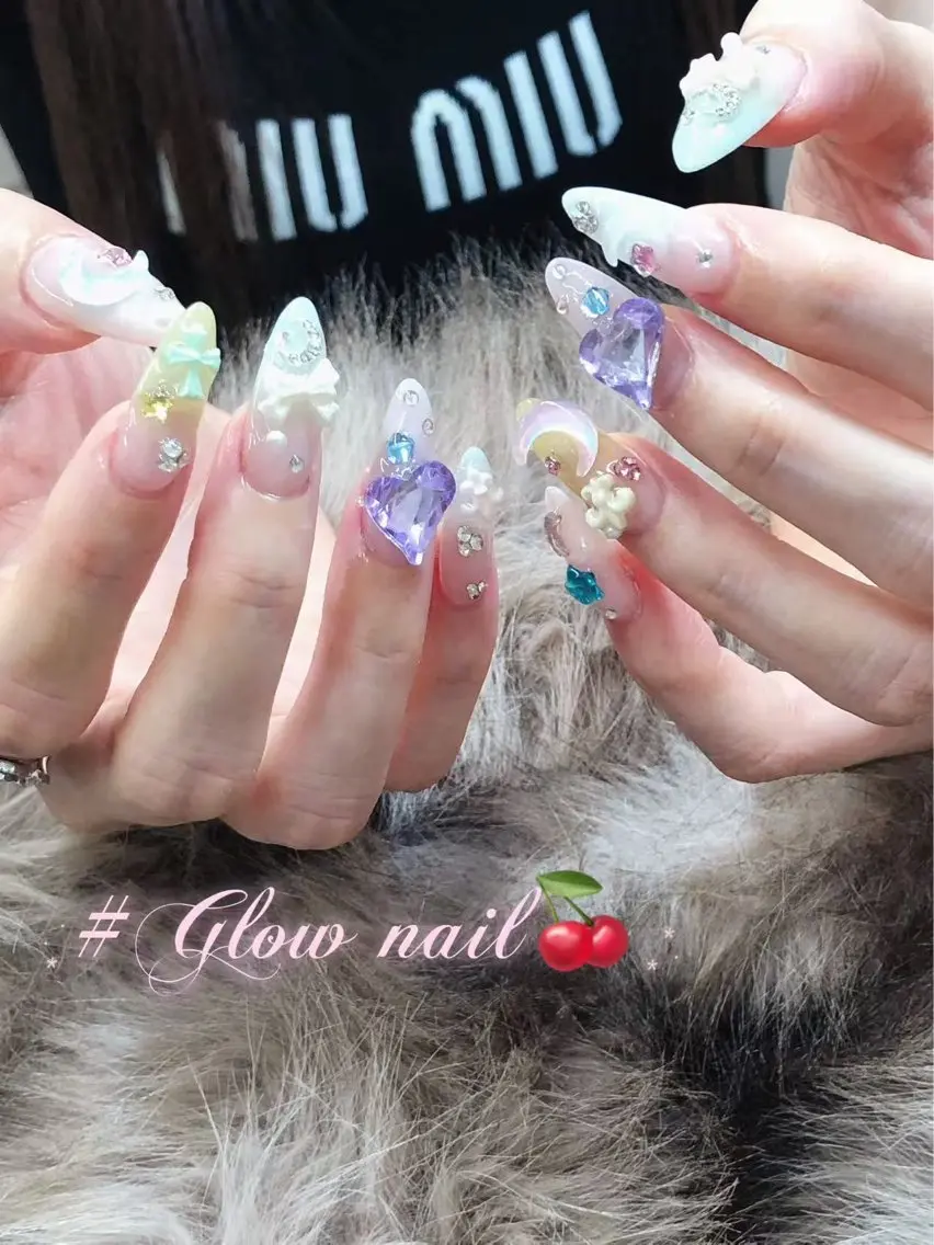 ネイル ハンドネイル Glow Minamiのネイルデザイン