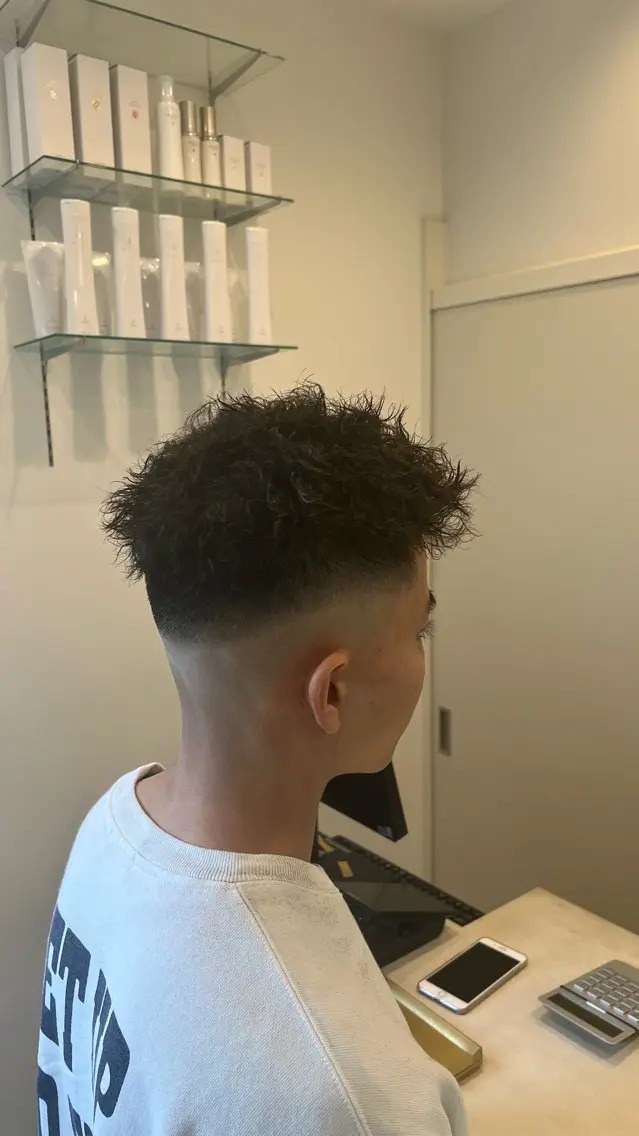 パーマ メンズ フェードカット スキンフェード 麻柄 純也のヘアスタイル