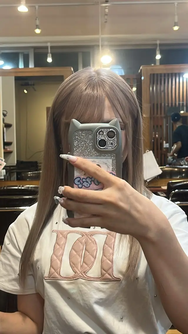 セミロング カラー ベージュカラー ブリーチ ミルクティーベージュ 竹井俊介/ブリーチ /海外レイヤーのヘアスタイル