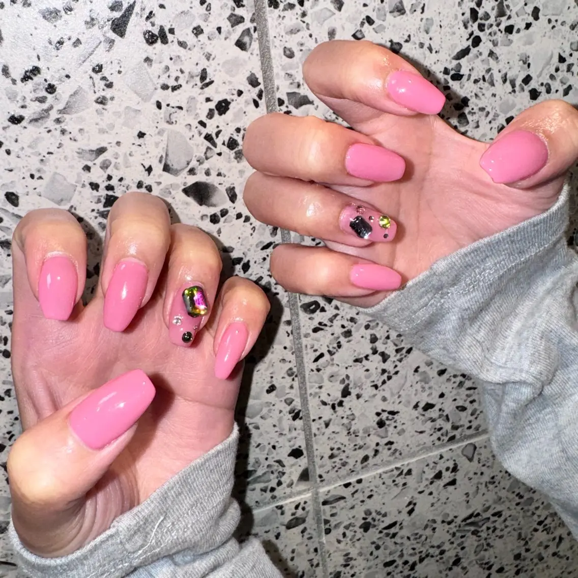 ネイル 長さ出し ハンドネイル RIEKO🍒 ワンホン♡推しネイルのネイルデザイン