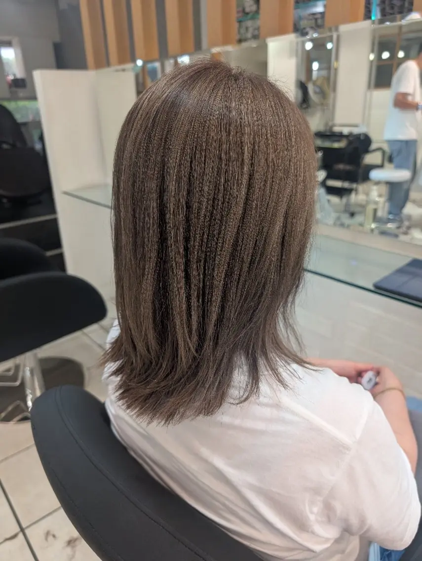 セミロング カラー イルミナカラー カット ヘアカラー 大人髪ヘアセット/ 切りたて感なしカットのヘアスタイル