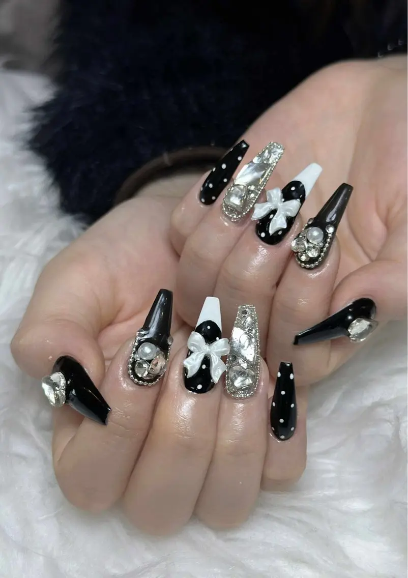 ネイル オーロラネイル ボルドー ブラウン 氷ネイル・うるうるネイル キラキラネイル ハンドネイル Julli NailStudioのネイルデザイン