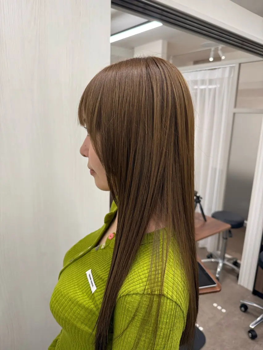 ロング カット ヘアカラー トリートメント 半個室 サロン🪽新宿3丁目のヘアスタイル