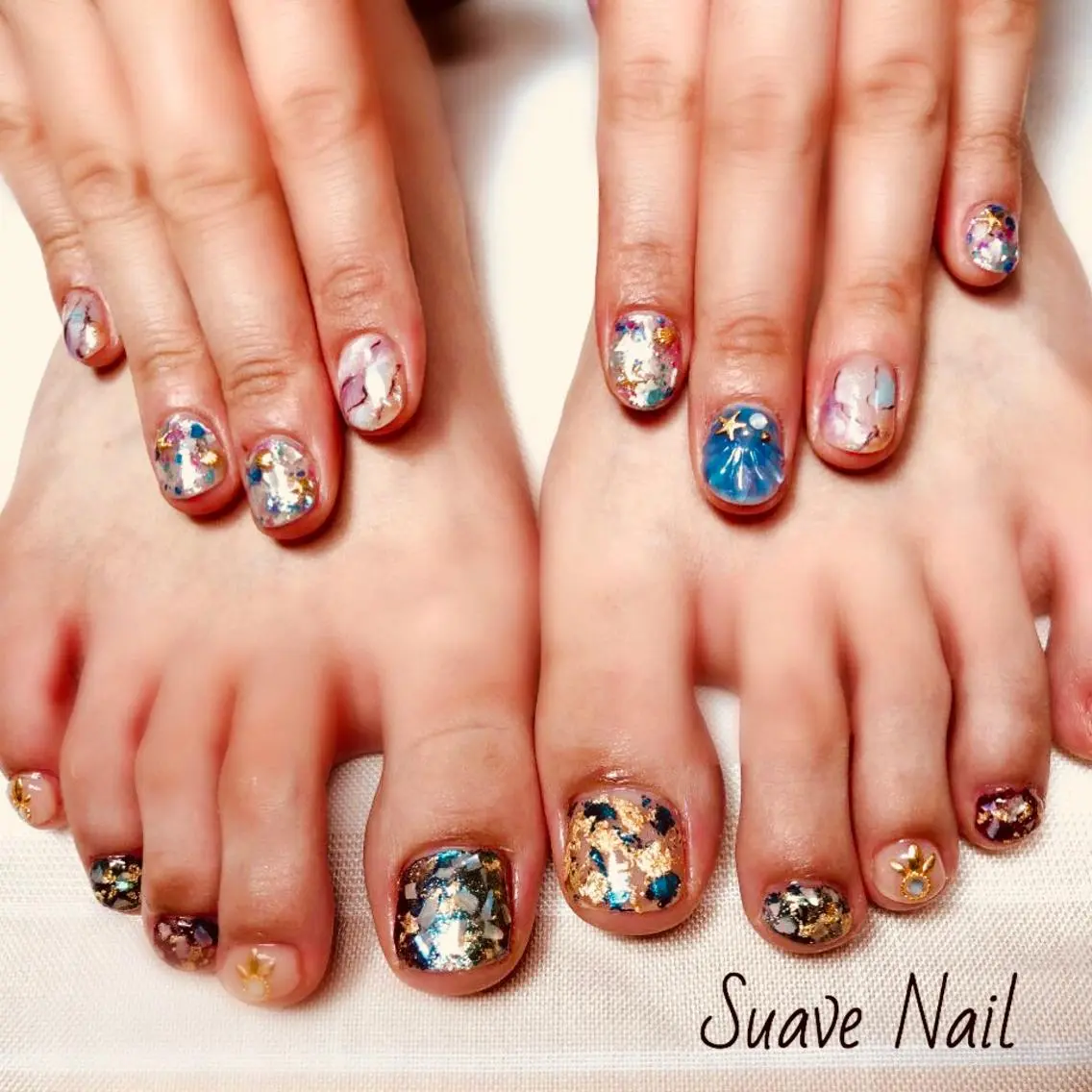ネイル フットネイル ジェルネイル キラキラネイル Nail Suave (シュアーヴ)のネイルデザイン