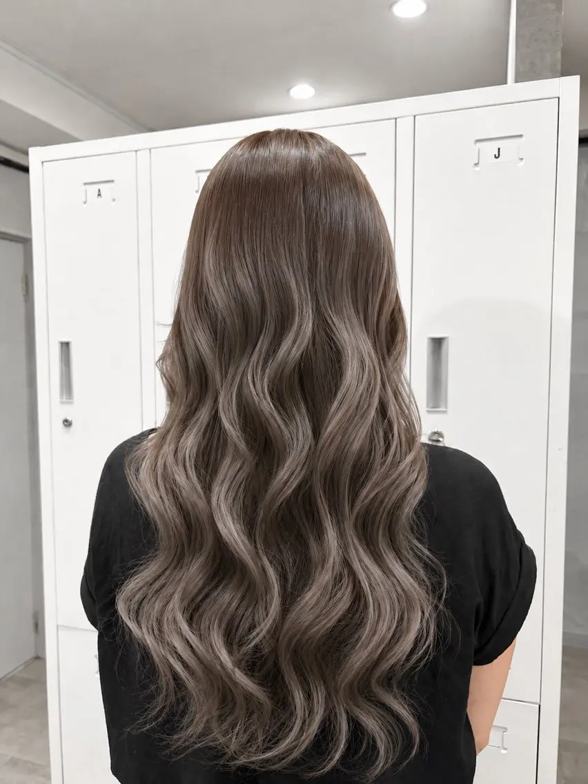 ロング レイヤーカット 🎀難波8時開店🎀 HIKARIのヘアスタイル