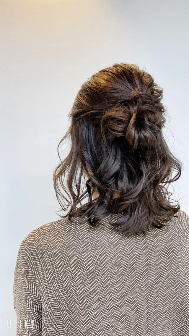 🖤ハーフアップヘアセット🖤結婚式に💐デートに💓お友達とのパーティーに🥂最適😘土日祝+¥500の写真