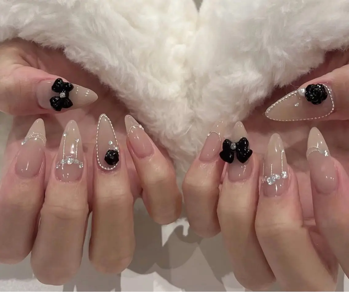 ネイル グラデーション キラキラネイル ワンカラーネイル 冬ネイル Jenn Nail Salonのネイルデザイン