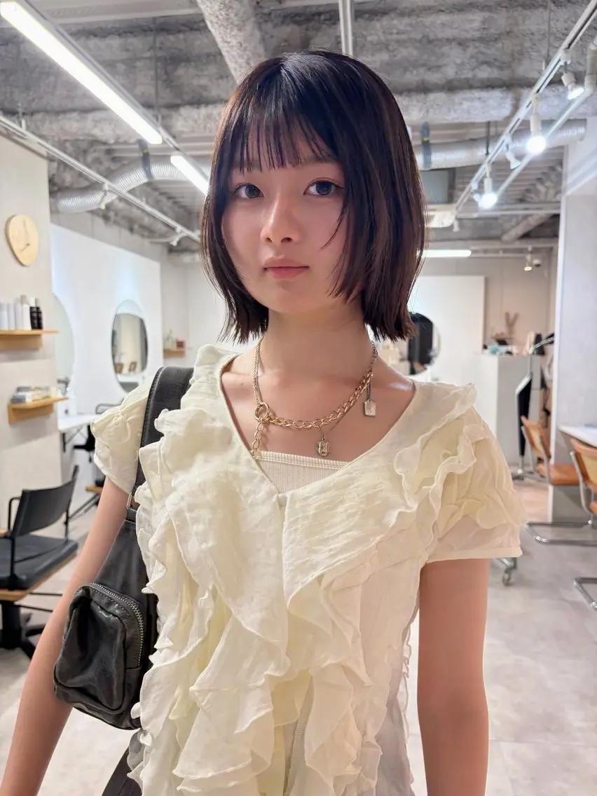 ショート 切りっぱなしボブ ボブ 顔まわりレイヤー レイヤーカット 小顔カット カット ヘアカラー トリートメント ヨシモトリョウ /ボブ/パーマのヘアスタイル
