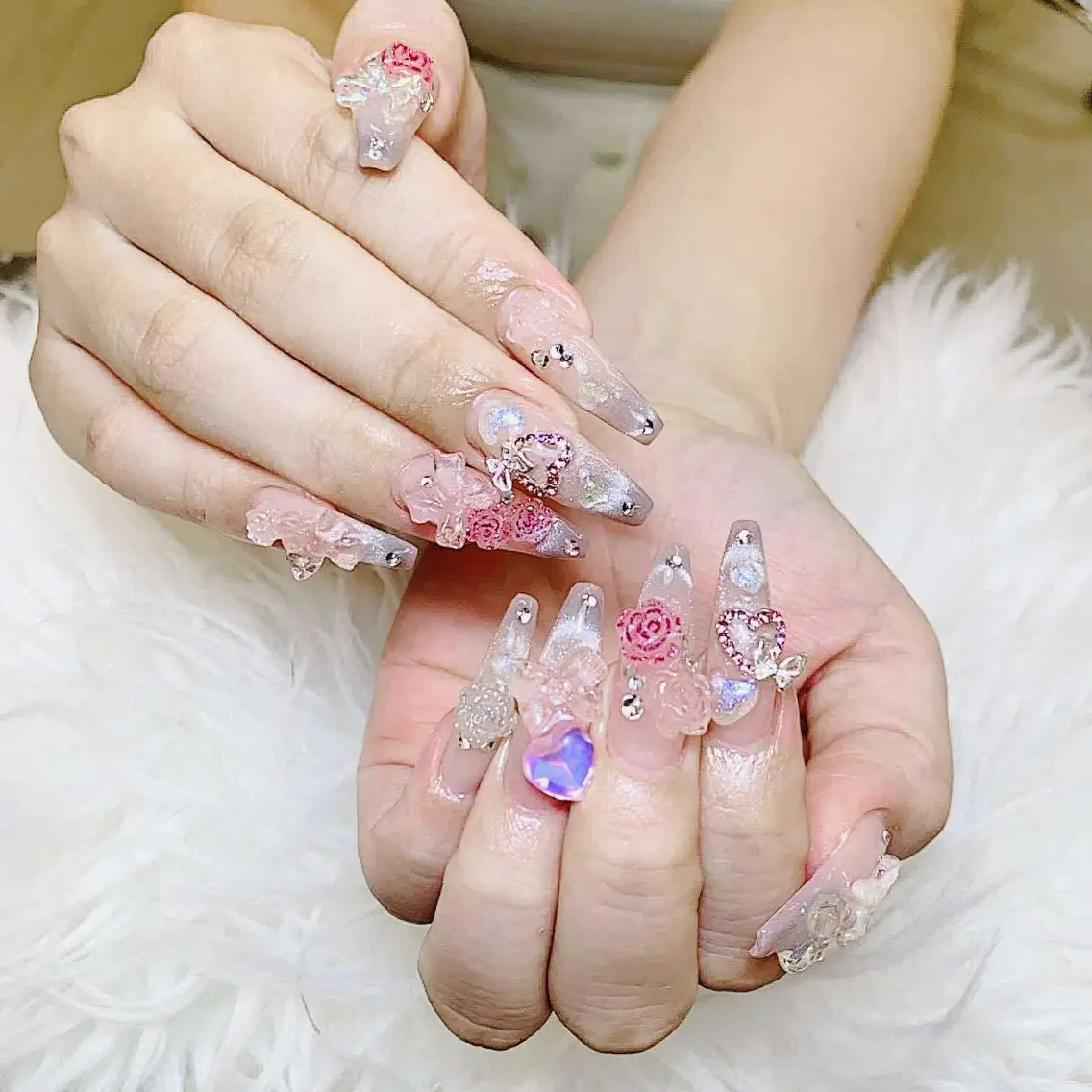 ネイル チークネイル 長さ出し フレンチネイル ジェルネイル ガラスフレンチ ハンドネイル anh nail anne🤍のネイルデザイン