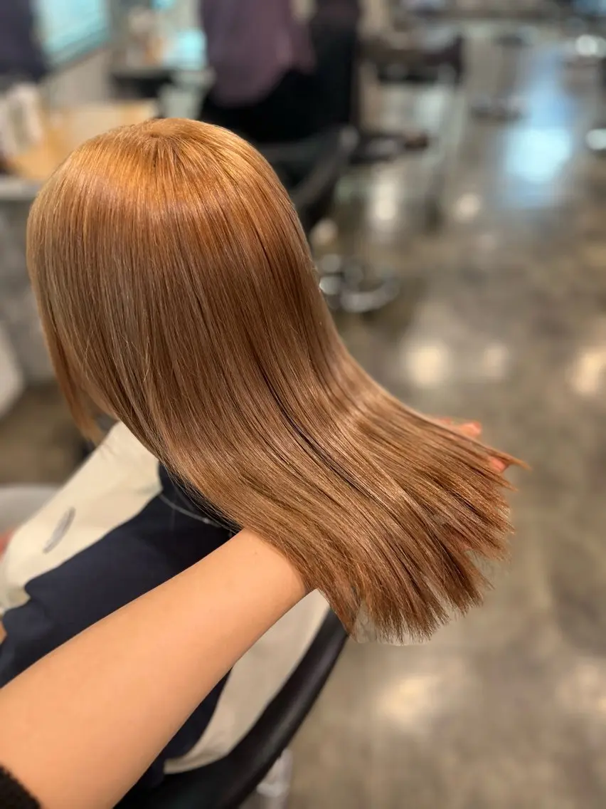 ロング カラー ヘアカラー トリートメント ハイトーンカラー 🦄レイヤーカットのヘアスタイル