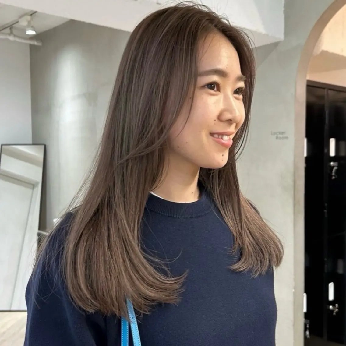 ロング カラー ベージュカラー ブリーチ ケアブリーチ ミルクティーベージュ ヘアカラー ミント/ベージュ/ ダブルカラーRIOのヘアスタイル