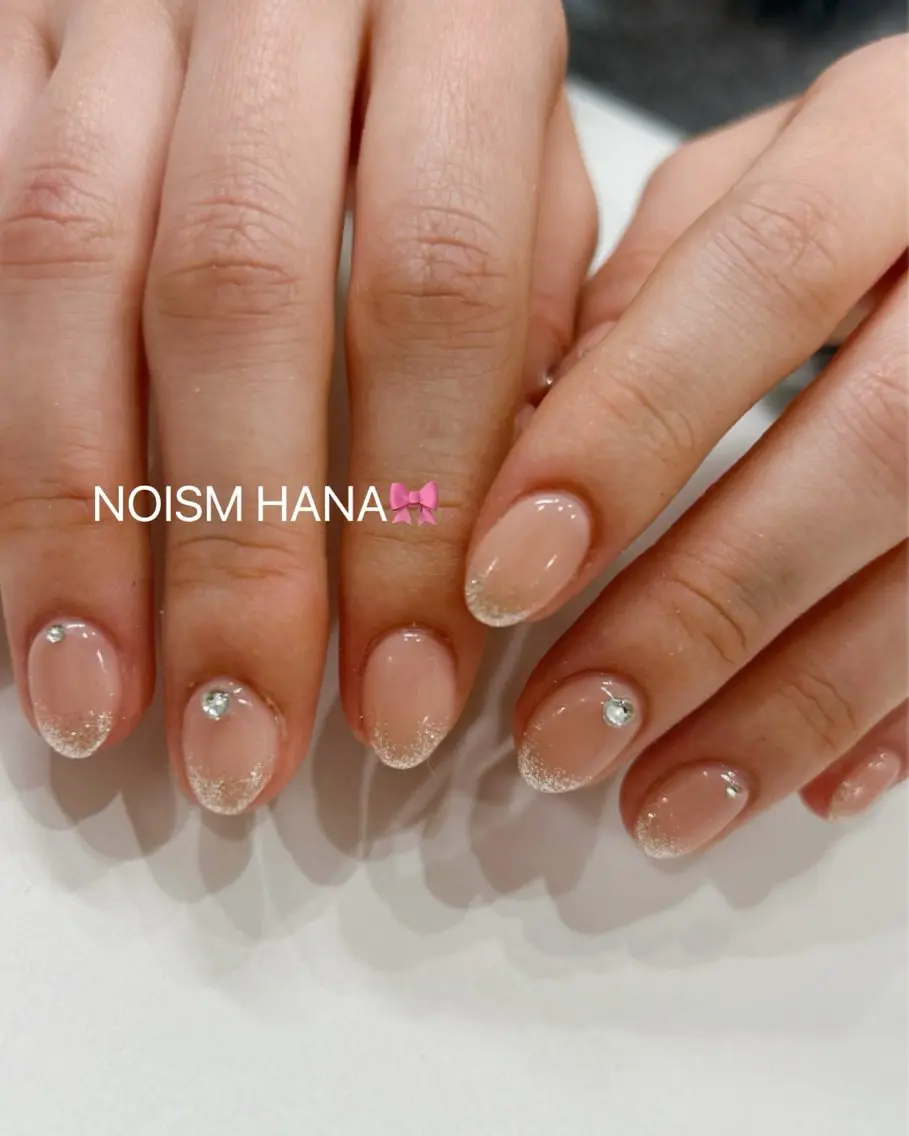 ネイル グラデーション キラキラネイル 韓国ネイル マグネットネイル ニュアンスネイル ハンドネイル 🎀大人nail /NOISMはな🎀のネイルデザイン