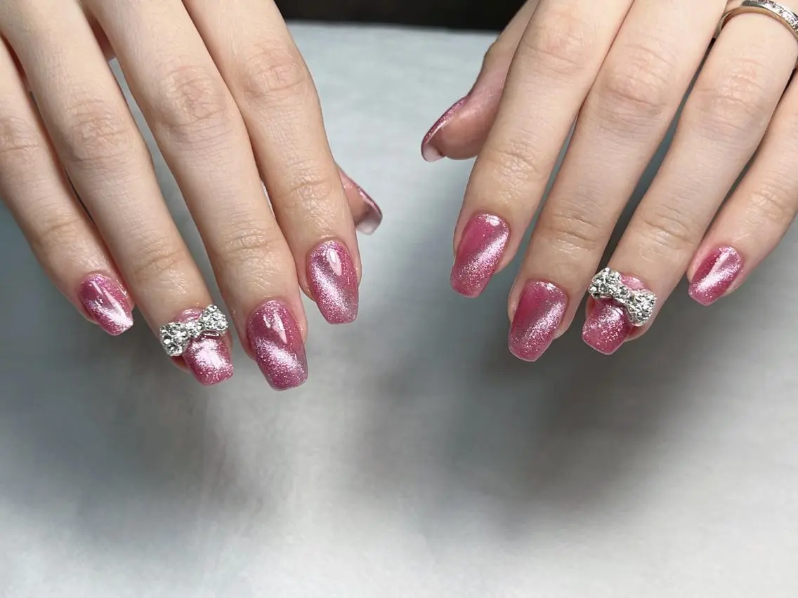 ネイル リボン lucky nail 歌舞伎町のネイルデザイン