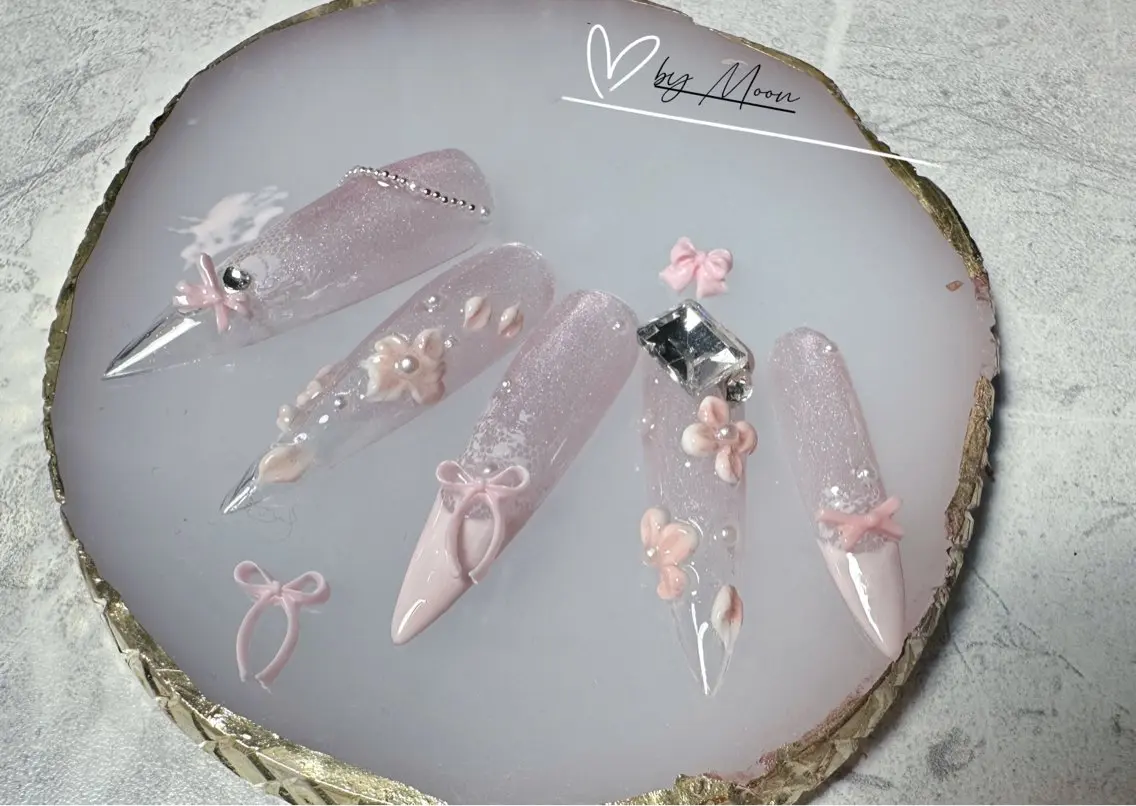 ネイル Moon Nailsのネイルデザイン