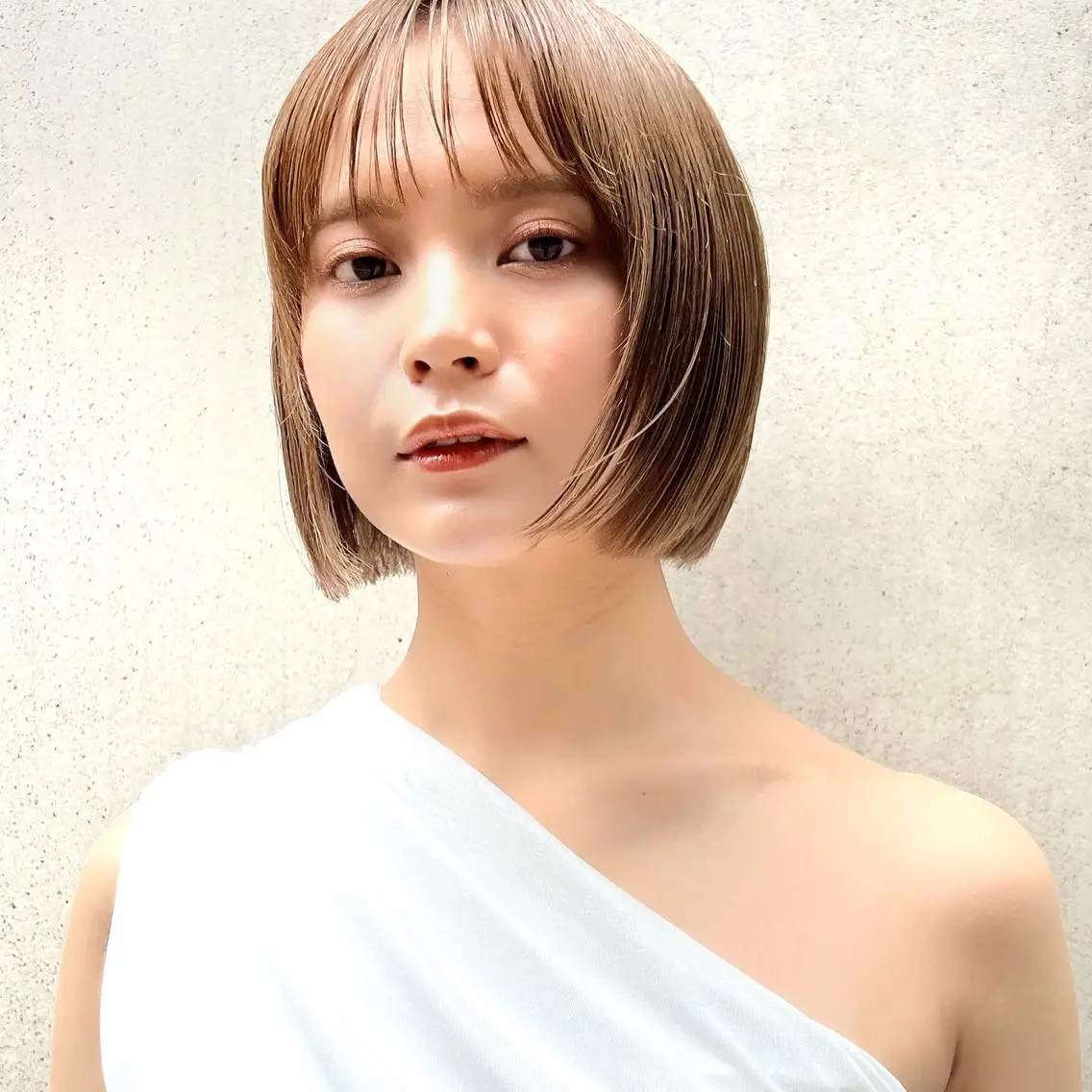 ミディアム カラー ベージュカラー 透明感カラー グレージュ ボブ カット ヘアカラー トリートメント レイヤー専門家 ダブルカラー修のヘアスタイル