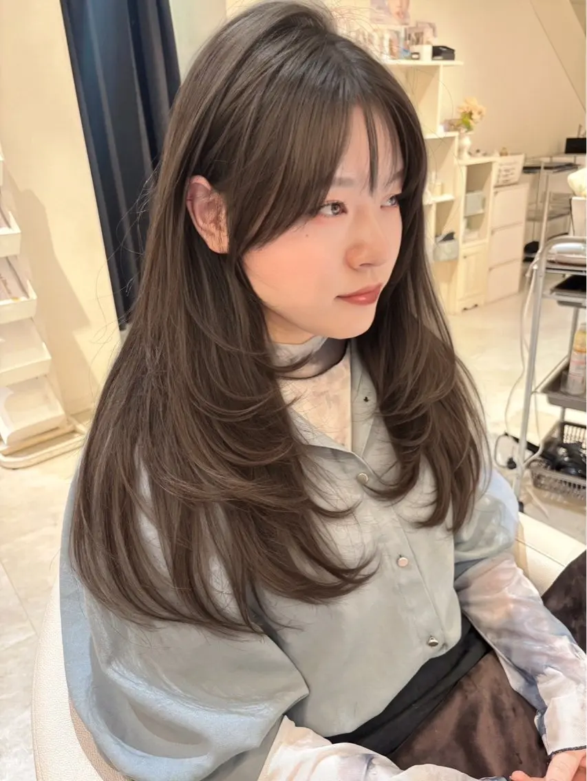 ロング ヘアカラー 濱中 里帆のヘアスタイル