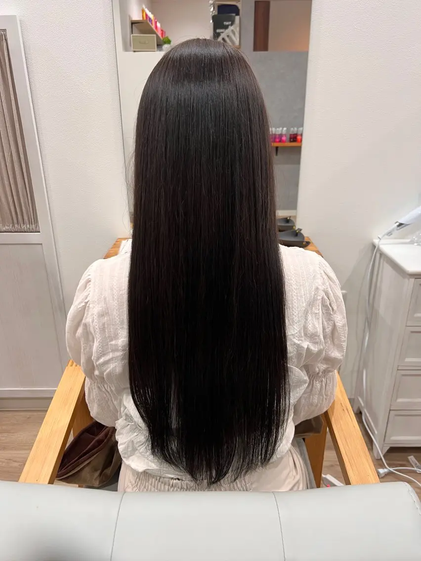 ロング カラー グレージュ 高橋 優実のヘアスタイル