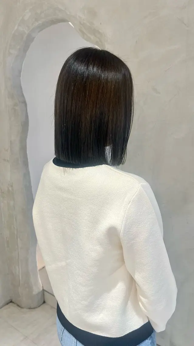 ミディアム カラー カット ヘアカラー トリートメント 切りっぱなしボブ/ 艶カラー/綾莉のヘアスタイル