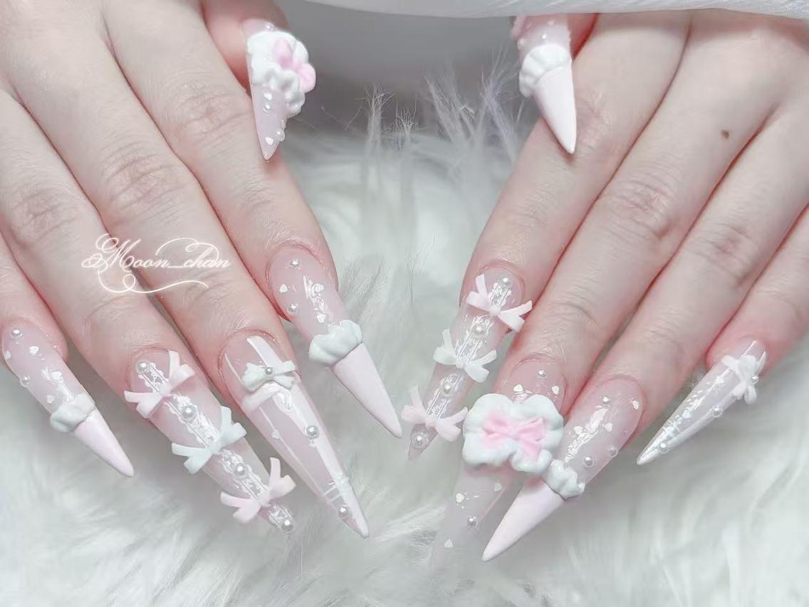 ネイル 長さ出し キラキラネイル 韓国ネイル ロングネイル マグネットネイル ハンドネイル ハンドケア Yuki🌸 nailのネイルデザイン