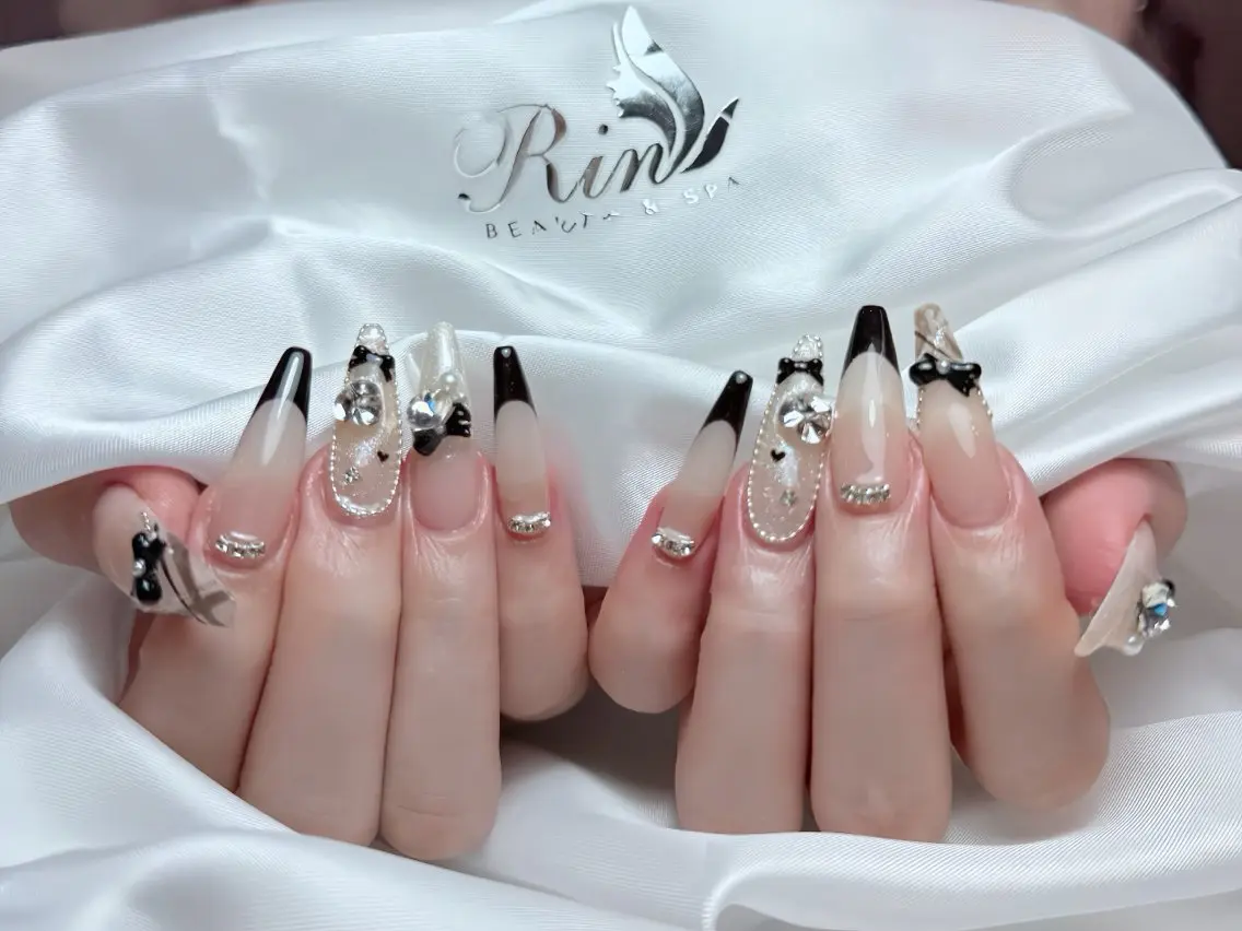 ネイル アートネイル ハロウィン ロングネイル スカルプネイル ネイルチップ ハンドネイル Rin Nail 新大久保店のネイルデザイン