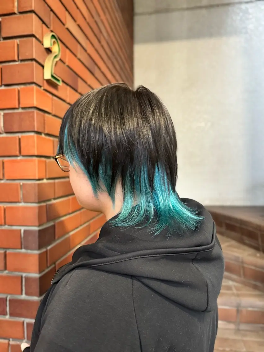 ミディアム カラー ブリーチ インナーカラー ふくおか なな Toiro 武蔵小杉のヘアスタイル