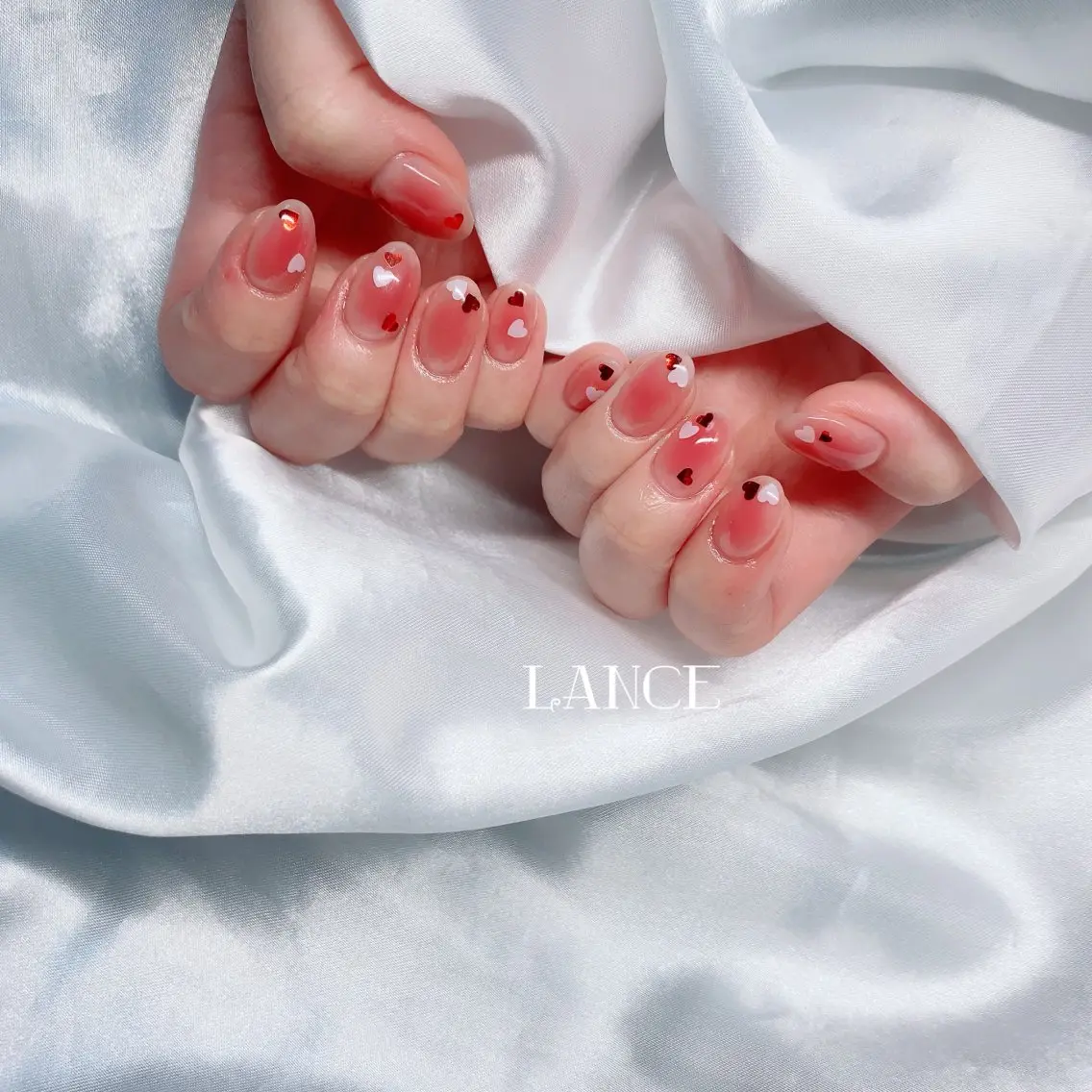 ネイル オーロラネイル フレンチネイル キラキラネイル ニュアンスネイル ピンク Lance nailのネイルデザイン